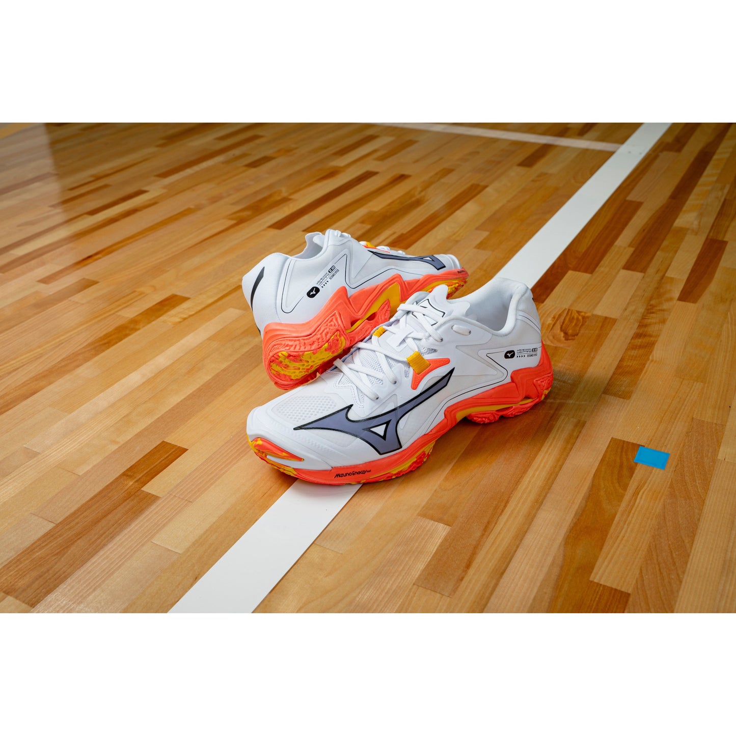 Mizuno Unisex Wave Lightning Z8 נעלי כדורעף גברים מיזונו ווייב לייטנינג