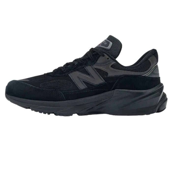 New Balance Made in USA 990v6 נעלי הליכה צבע שחור מלא
