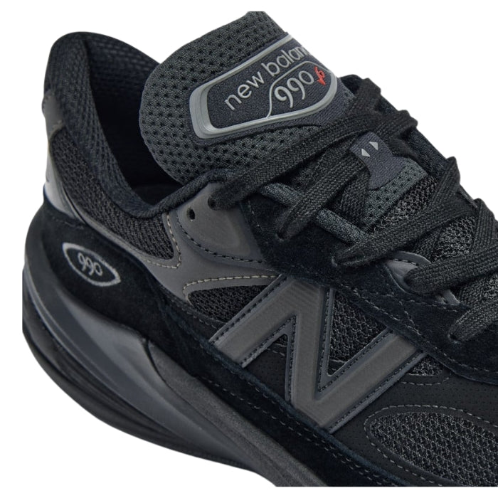 New Balance Made in USA 990v6 נעלי הליכה צבע שחור מלא